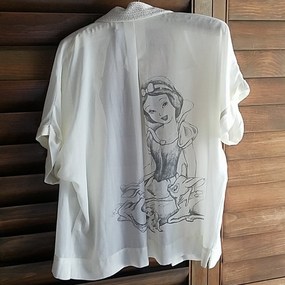 Disney Tops - 🌷Disney Parks Snow White Button up w/tags🌷